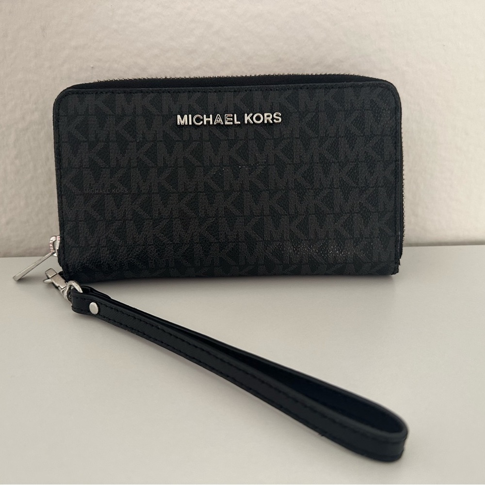 Michael Kors Medium Leather Smartphone Monogram Wristlet